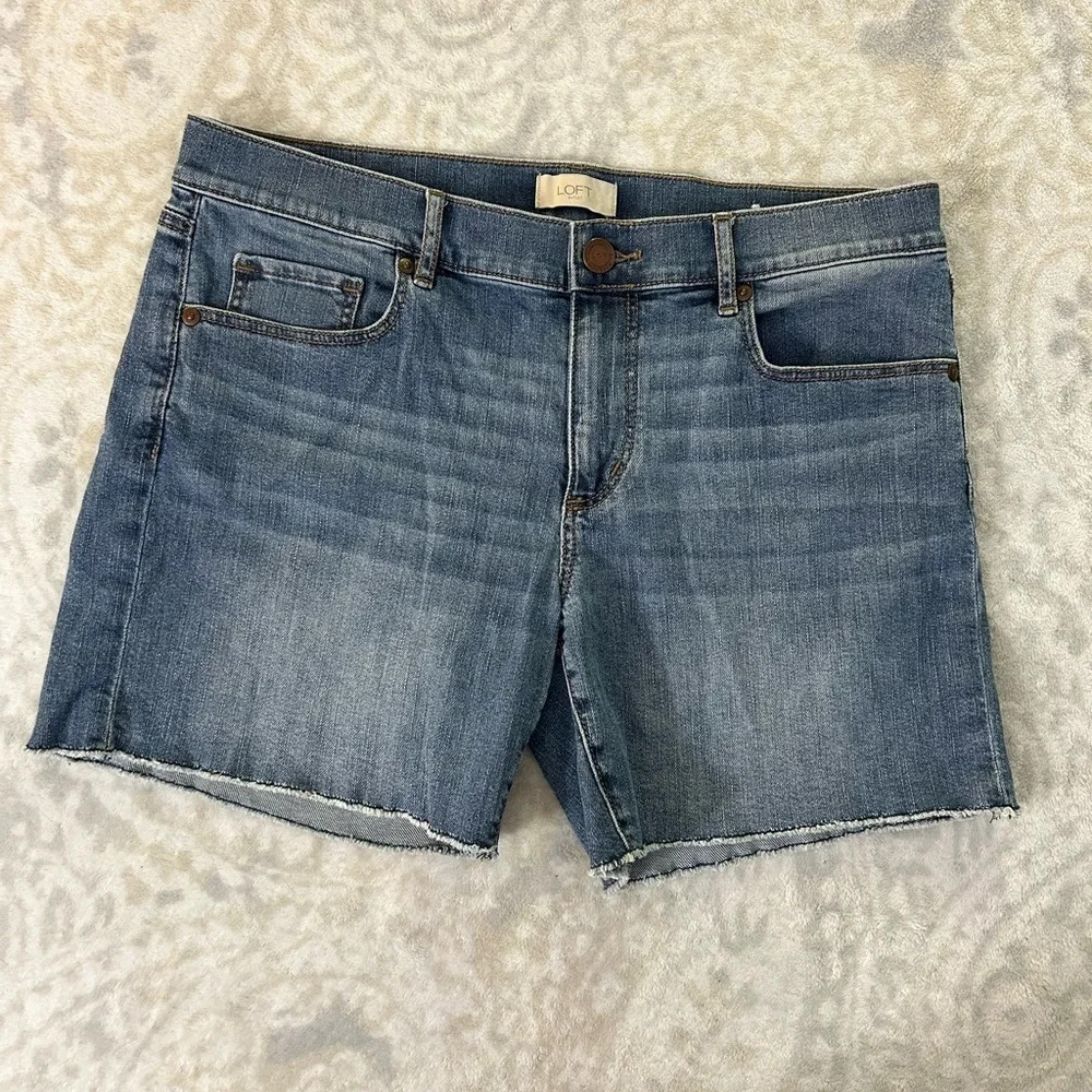 Loft Outlet Frayed Hem Jean Shorts - Picture 2 of 4